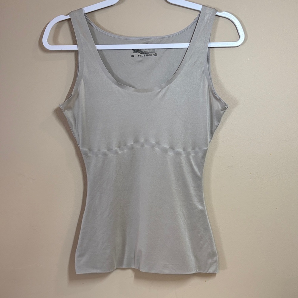 Maidenform Beige Seamless Shapewear Tank, Large